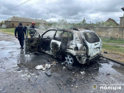 На Одещині чоловік через помсту спалив автомобіль односельчанки (фото)